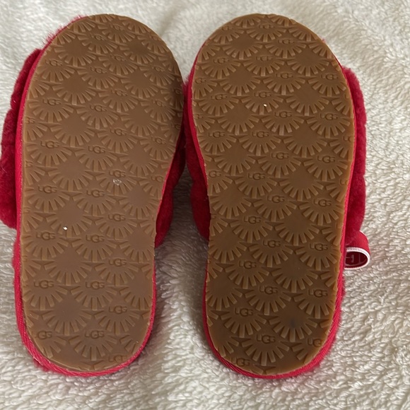 NWOT UGG fluffy slippers for girls size 12 - Picture 5 of 5